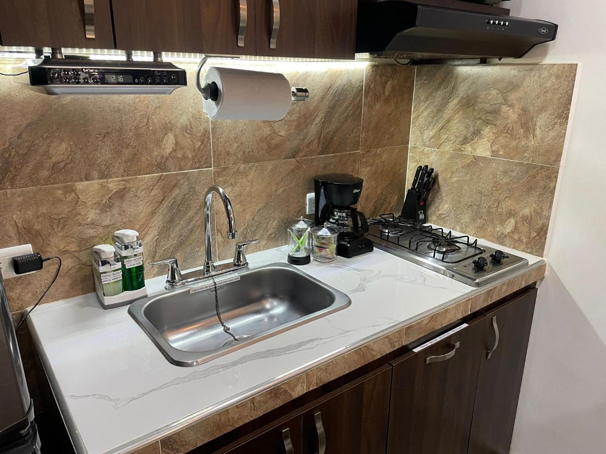 Cozy & Stylish Private 201 Apartment Cali