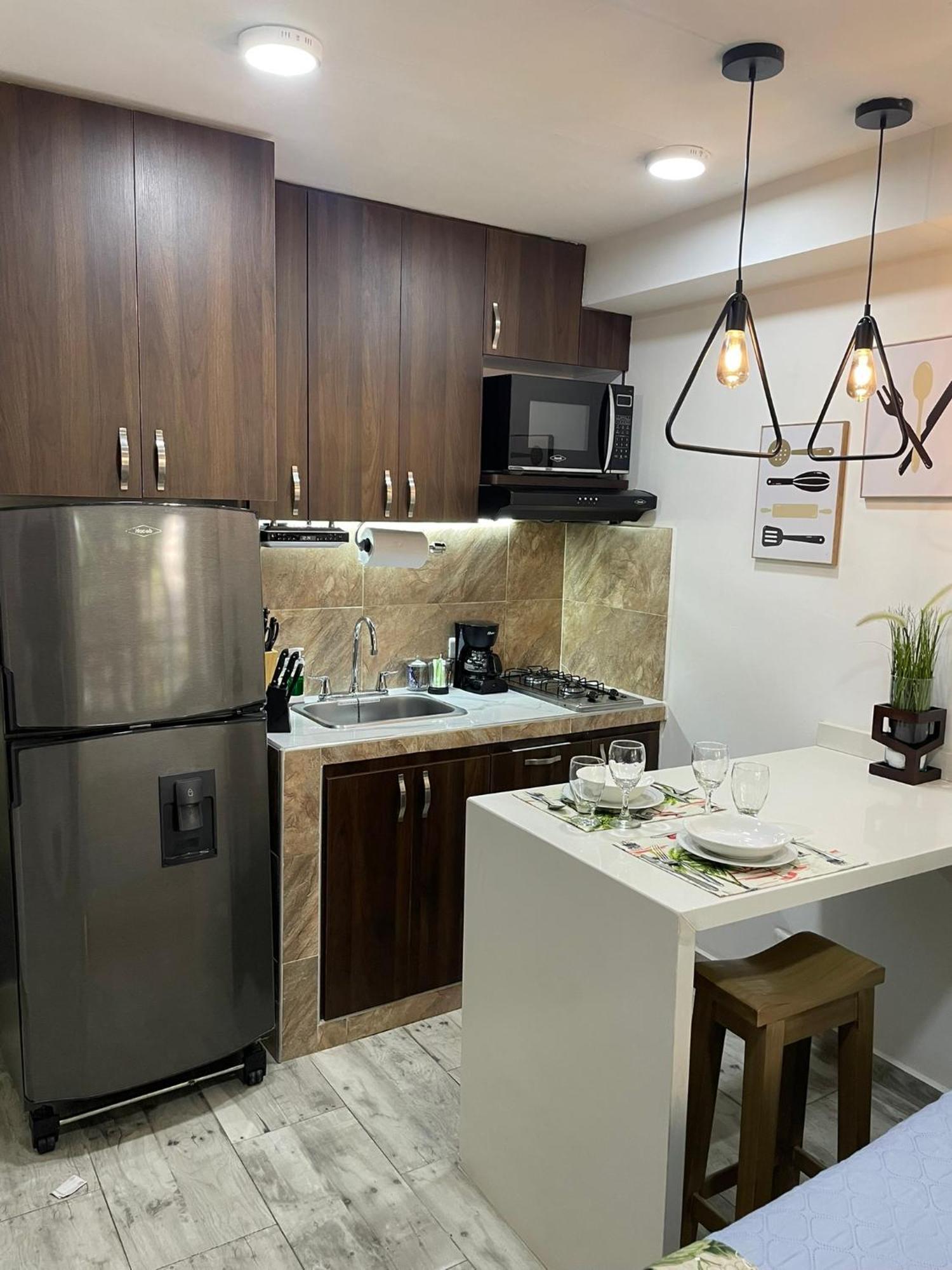 Cozy & Stylish Private 201 Apartment